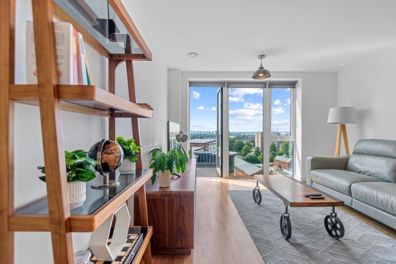 Penthouse Flat In Slough Center Apartment ภายนอก รูปภาพ